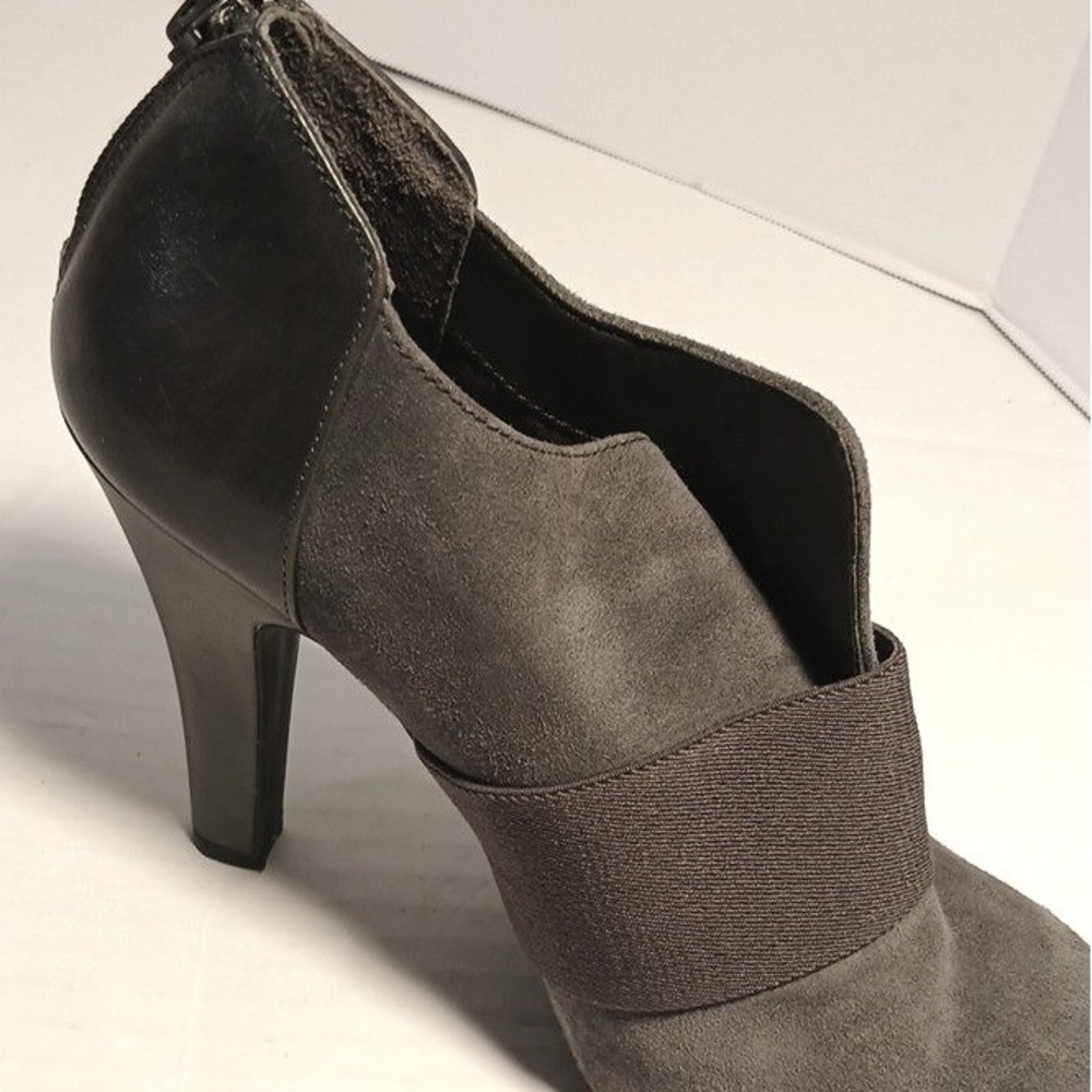 Gianni Bini Gray Suede Slip-On Closed Toe Stiletto Pumps w/ Elastic Strap